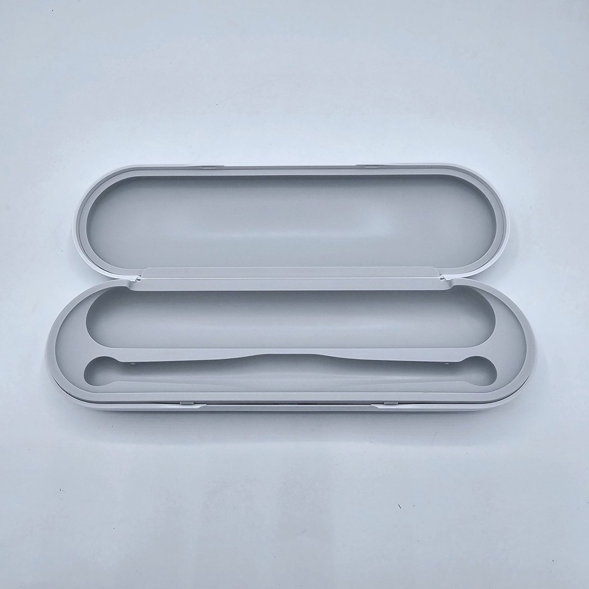 Afbeelding 2 van Travel case Wit voor Oral B IO series 81740001