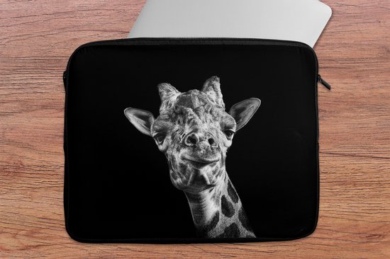 Laptophoes 15.6 inch - Giraffe - Dier - Zwart - Wit - Laptop sleeve - Binnenmaat 37x26 cm - Zwarte achterkant