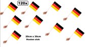 120x Zwaaivlaggetjes op houten stok Duitsland 20cm x 30cm - Luxe zwaai vlaggetjes EK thema feest voetbal festival uitdeel Duits