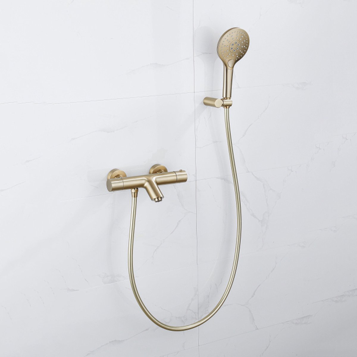 FortiFura Calvi Thermostatische badkraan met ronde handdouche handdouchehouder en gladde doucheslang Geborsteld Messing PVD