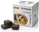 Doos met Petromax cabix plus briketten, met afbeelding van briketten in een vuurpot. Zwarte briketten met golvende bovenkant.