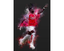Saka poster op A1 semi- glossy papier - 59.4x84 cm - Sport poster - Voetbal poster - Unieke poster van Bukayo Saka in Arsenal FC tenue met donkergrijze achtergrondkleur