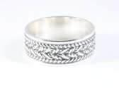 Zware zilveren ring met kabelpatroon - maat 20