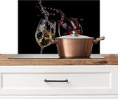 KitchenYeah® Spatscherm keuken 60x40 cm - Kookplaat achterwand - Wijn - Wijnglazen - Muurbeschermer hittebestendig - Spatwand fornuis - Hoogwaardig aluminium - Aanrecht decoratie - Keukenaccessoires