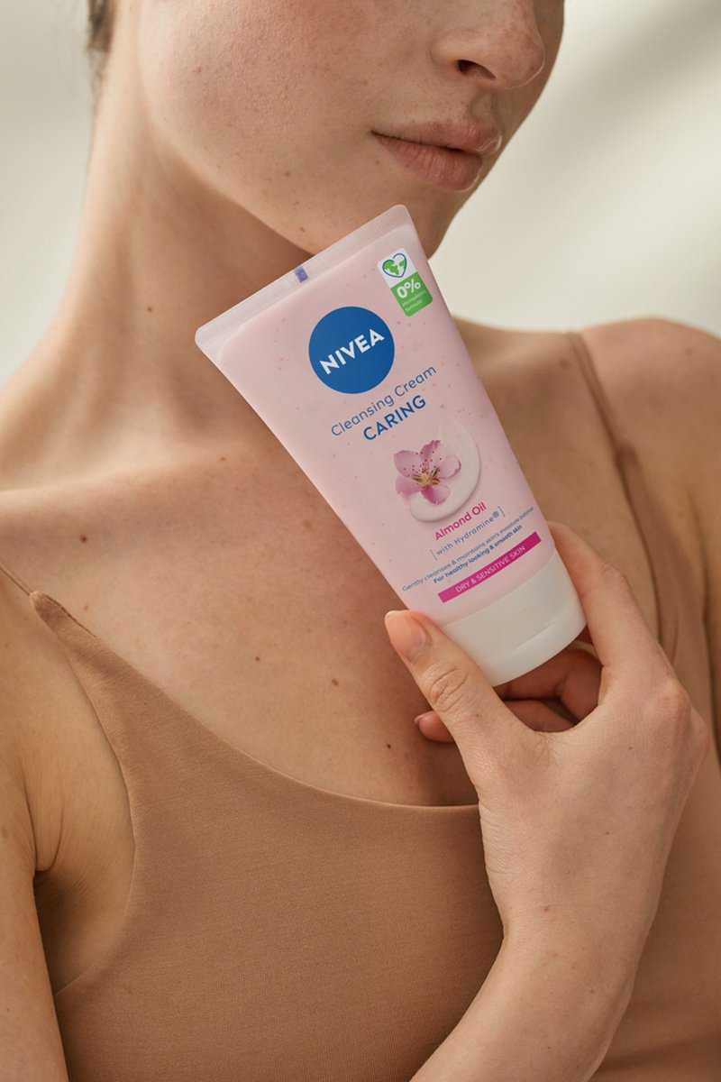NIVEA Essentials - Verzachtende Reinigingscrème thumbnail 5