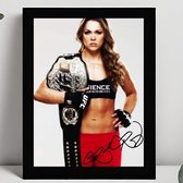 Ronda Rousey Ingelijste Handtekening – 15 x 10cm In Klassiek Zwart Frame – Gedrukte handtekening - UFC - MMA - World Wrestling Entertainmen - WWE