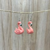 Oorbellen Flamingo - oorstekers flamingo - oorhangers zomer - Carnaval - themafeest - festival - sieraden vrijgezellenfeest - Pool party