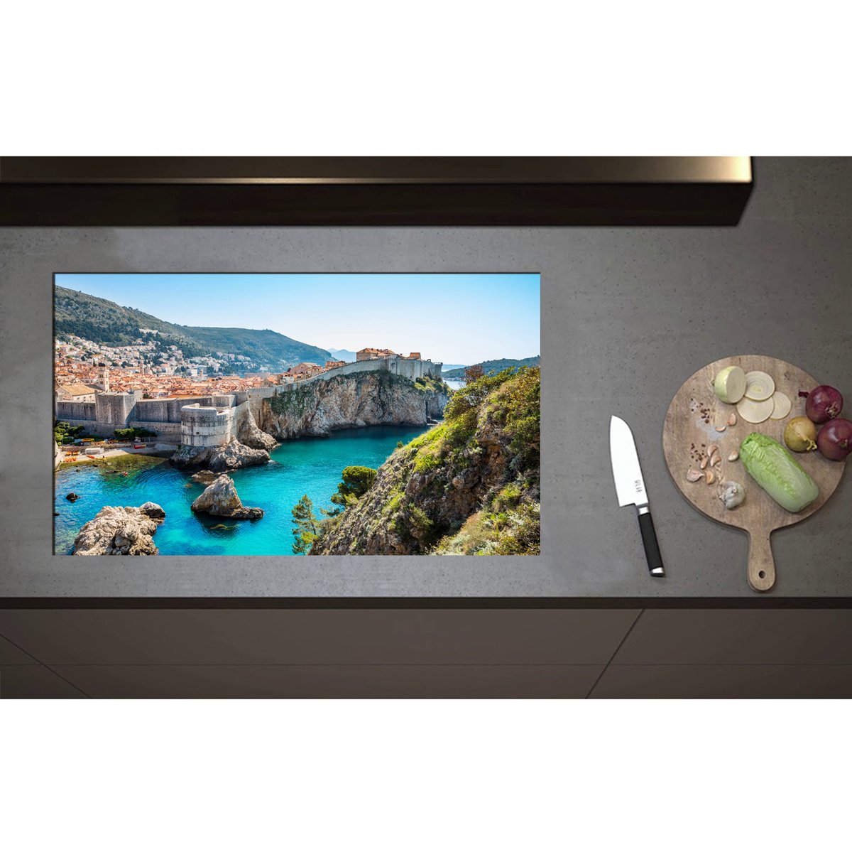 Inductieplaat Beschermer - Baai bij Rotsen op Zomerse Dag in Dubrovnik, Kroatië - 85x50 cm - 2 mm Dik - Inductie Beschermer - Bescherming Inductiekookplaat - Kookplaat Beschermer van Zwart Vinyl