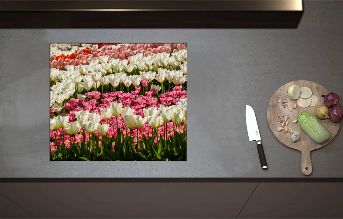 Inductieplaat Beschermer - Bloeiend Bloemenveld van Verschillende Kleuren Bloemen in de Lente - 60x52 cm - 2 mm Dik - Inductie Beschermer - Bescherming Inductiekookplaat - Kookplaat Beschermer van Wit Vinyl