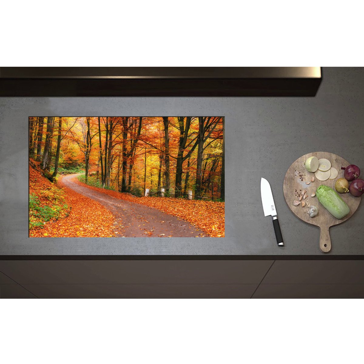 Inductieplaat Beschermer - Bospad door Herfstbos vol met Herfstkleuren - 80x50 cm - 2 mm Dik - Inductie Beschermer - Bescherming Inductiekookplaat - Kookplaat Beschermer van Zwart Vinyl