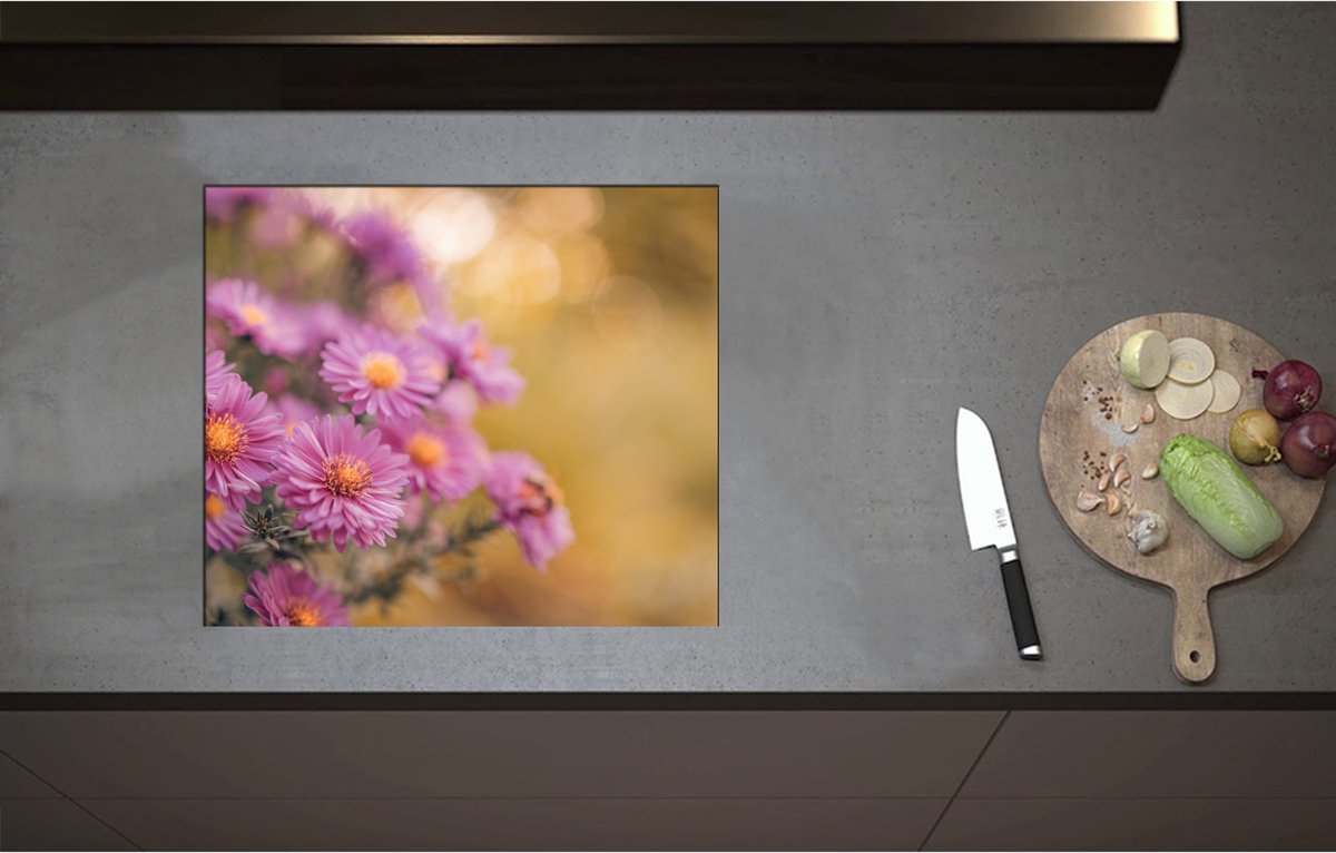 Inductieplaat Beschermer - Bos van Paarse Madeliefjes - 58x50 cm - 2 mm Dik - Inductie Beschermer - Bescherming Inductiekookplaat - Kookplaat Beschermer van Zwart Vinyl