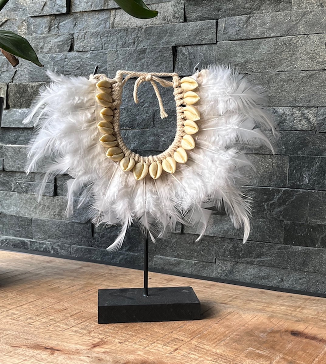 Decoratie ornament met schelpen en veren, wit, 27 cm.