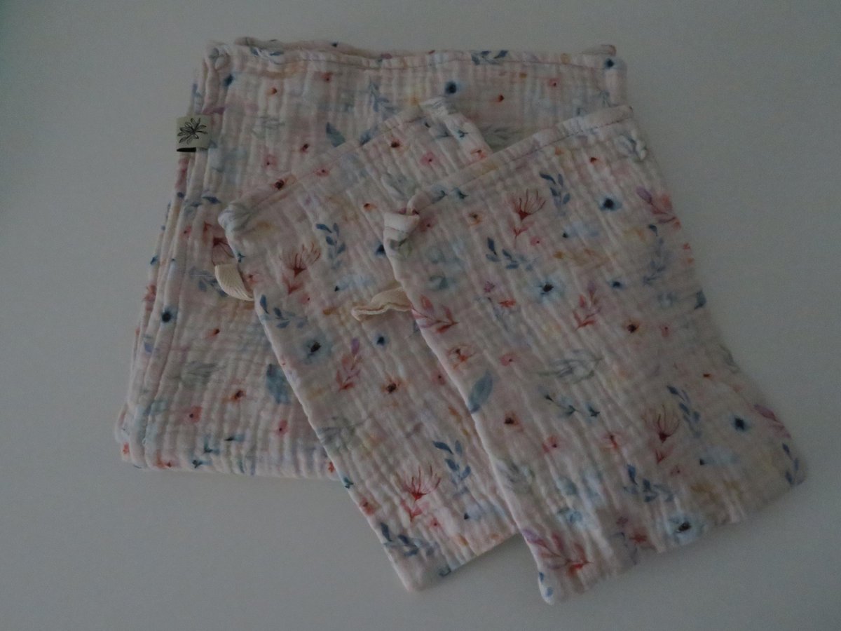 Goedkoopste XL Hydrofiele doek set- hydrofiele Multi doek- Swaddle - Inbakerdoek - Wikkeldeken- Omslagdoek Baby - Bad - 3 stuks 70x70 cm - 100 katoen ( handgemaakt Sweet baby Bedstraw