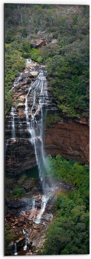 WallClassics - Dibond - Brede Waterval over Berg - 30x90 cm Foto op Aluminium (Met Ophangsysteem)