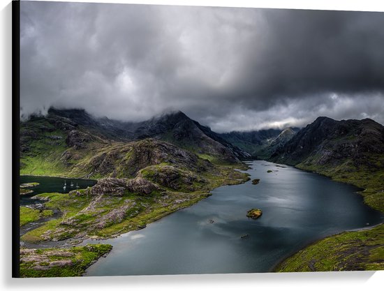 WallClassics - Canvas  - Donkere Wolken boven Rivier - 100x75 cm Foto op Canvas Schilderij (Wanddecoratie op Canvas)