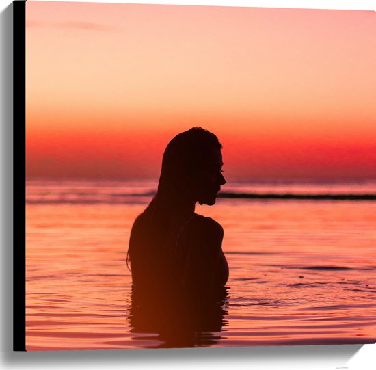 WallClassics - Toile - Silhouette de belle femme dans la mer - 60x60 cm Photo sur toile (Décoration murale sur toile)