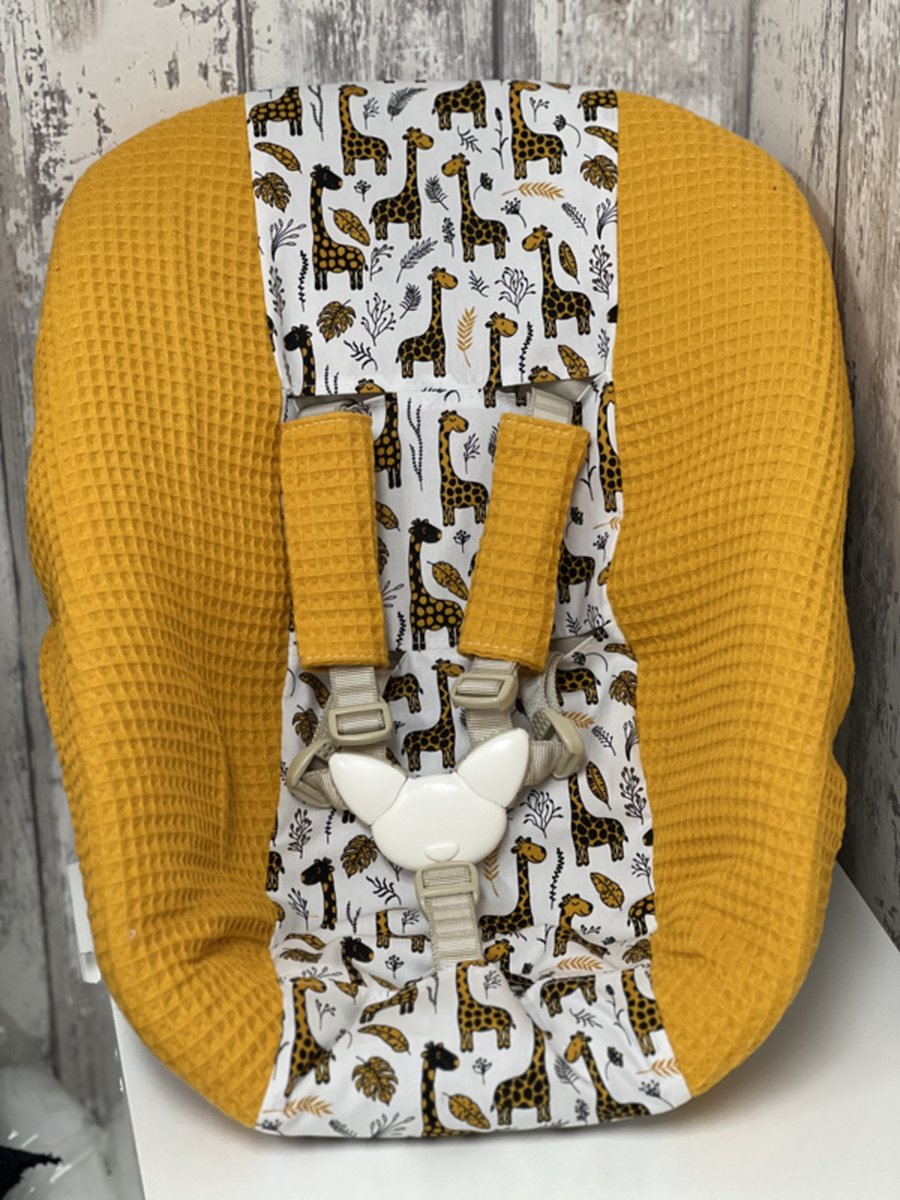 stokke newborn hoes oker geel gele giraffe