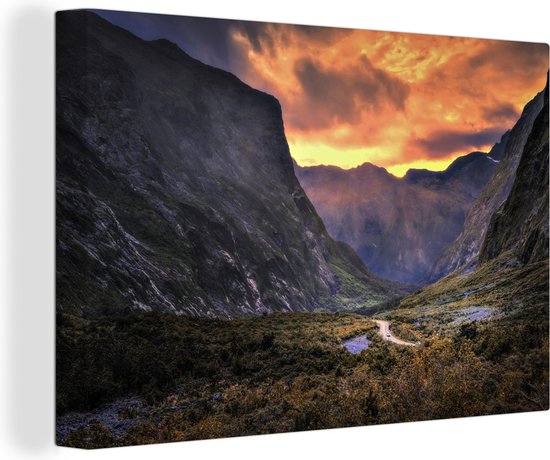 Milford Sound Highway in Nationaal park Fiordland in Nieuw-Zeeland Canvas 30x20 cm - klein - Foto print op Canvas schilderij (Wanddecoratie woonkamer / slaapkamer)