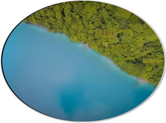WallClassics - Dibond Ovaal - Blauwe Zee Vanuit de Lucht - 40x30 cm Foto op Ovaal (Met Ophangsysteem)