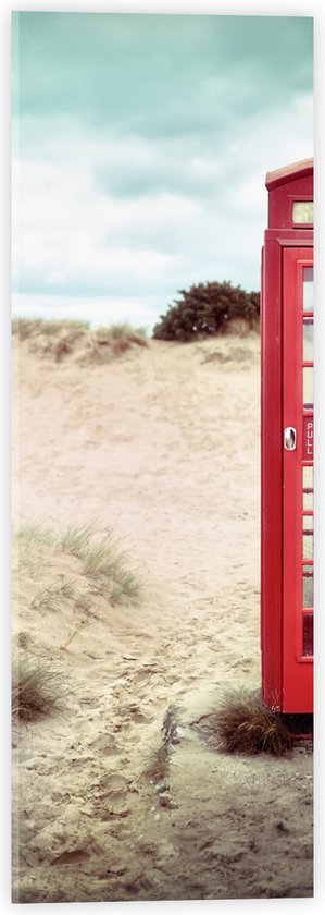 WallClassics - Acrylglas - Rode Telefooncel in Duinen - 20x60 cm Foto op Acrylglas (Wanddecoratie op Acrylaat)