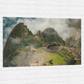 WallClassics - Muursticker - Machu Pichu vanuit de Lucht - 120x80 cm Foto op Muursticker