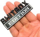 Auto Embleem Shitbox Edition - Zwart Wit - Zelfklevende Badge - Embleem - universeel/alle automerken - Logo - Auto Accessoires
