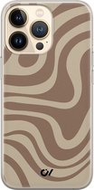 Hoesje geschikt voor Apple iPhone 13 Pro - Brown Abstract Waves - Geometrisch patroon - Bruin - Apple Soft Case Telefoonhoesje - TPU Back Cover - Casevibes