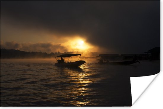 Poster Boot met mist in zonsondergang