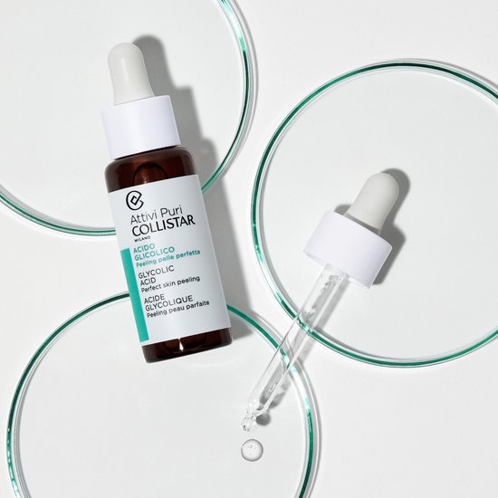 Collistar Attivi Puri Glycolic Acid peeling fles op petrischaal, met druppelaar.