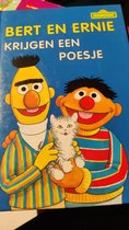 Bert en Ernie krijgen een poesje