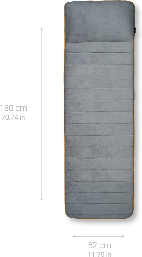 Grijze massagemat met oranje rand, met afmetingen van 180 cm lengte en 62 cm breedte.