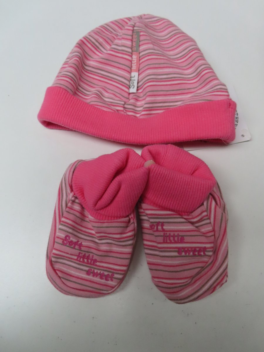 Dirkje - Babysetje - Muts + slofjes - Roze - 9 maand 74