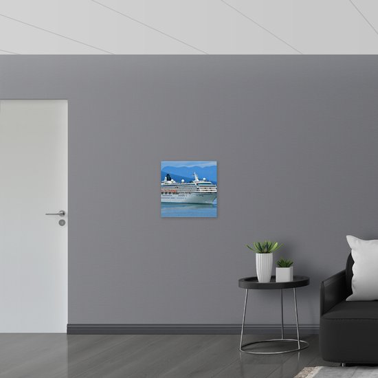 WallClassics - Verre acrylique - Bateau de croisière au départ de Montagnes - Photo 50x50 cm sur verre acrylique (Décoration murale sur acrylique)