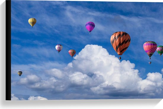 WallClassics - Canvas  - Gropeje Luchtballonnen bij Witte Wolken - 60x40 cm Foto op Canvas Schilderij (Wanddecoratie op Canvas)