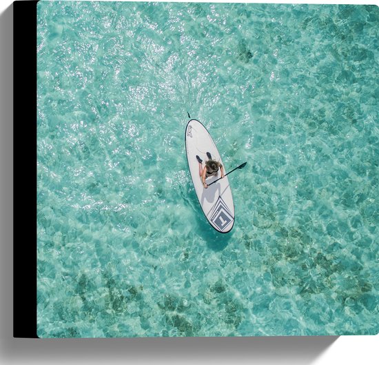WallClassics - Canvas  - Bovenaanzicht van Suppende Vrouw op Heldere Oceaan - 30x30 cm Foto op Canvas Schilderij (Wanddecoratie op Canvas)