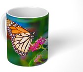 Mok - Koffiemok - Vlinders - Bloem - Natuur - Mokken - 350 ML - Beker - Koffiemokken - Theemok