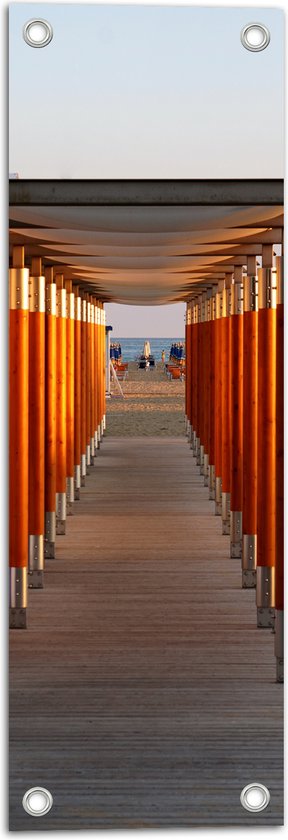 WallClassics - Tuinposter – Steiger over Strand - 20x60 cm Foto op Tuinposter  (wanddecoratie voor buiten en binnen)