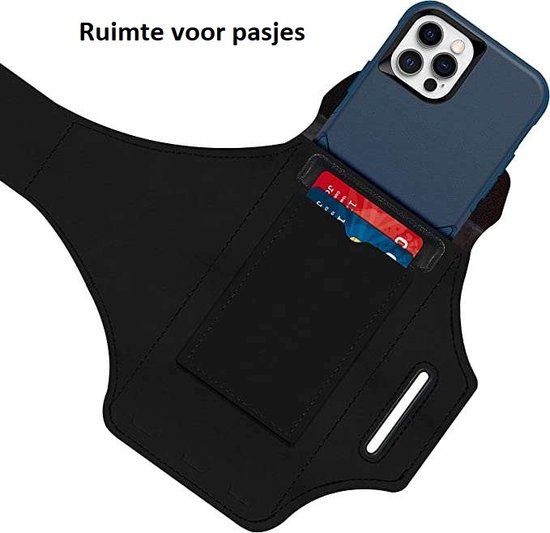 Zwarte sportarmband met een vakje aan de zijkant waar creditcards in passen.