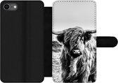 Étui pour téléphone iPhone 7 Bookcase - Highlander écossais - Vache - Zwart - Wit - Avec compartiments - Étui portefeuille avec fermeture magnétique