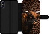 Bookcase Geschikt voor iPhone XS telefoonhoesje - Schotse hooglander - Vacht - Panterprint - Met vakjes - Wallet case met magneetsluiting