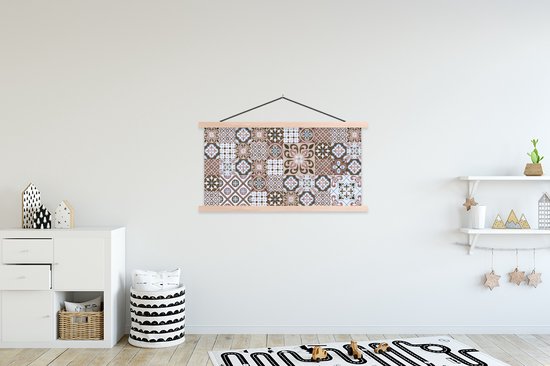 Posterhanger incl. Poster 120x60 cm - Schoolplaat - Patronen - Vintage - Bruin - Bloemen - vormen - Textielposter - Blanke latten
