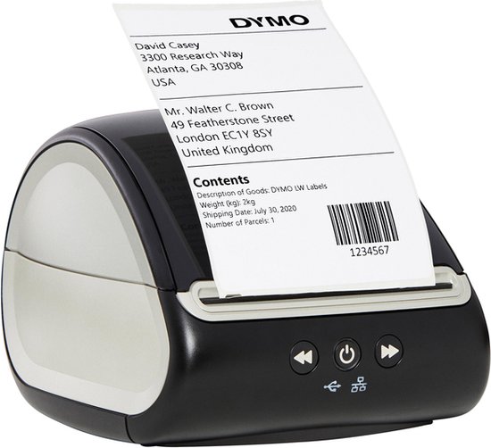Zwarte DYMO LabelWriter 5XL labelprinter met een geprint verzendlabel eruit.