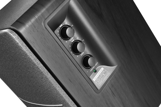 Close-up van de Edifier speaker met bedieningsknoppen en input selectie.