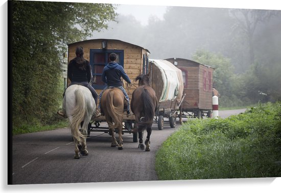 WallClassics - Canvas  - Ouderwetse Caravan met Paard en Wagen - 120x80 cm Foto op Canvas Schilderij (Wanddecoratie op Canvas)