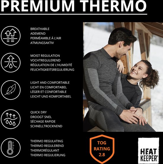 Promotionele afbeelding met koppel in thermokleding, zittend in winterse omgeving. Links de kenmerken: Ademend, Vochtregulatie, Licht en Comfortabel, Snel droog, Thermo regulerend. TOG 2.8.