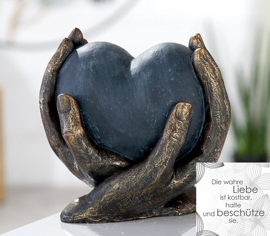 Sculpture Coeur dans les mains