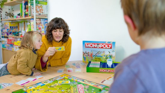 Thumbnail van een extra afbeelding van het spel Monopoly - 2 in 1 Bundel - Monopoly FC De Kampioenen - Monopoly Plopsa - 2 in 1