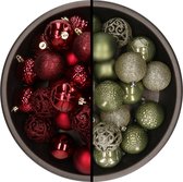 Boules de Noël - 74x pièces - rouge foncé et vert mousse - 6 cm - synthétiques