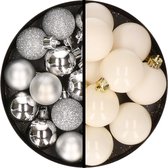 Kerstballen 36x stuks - 3 en 4 cm - zilver en wol wit - kunststof