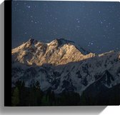 WallClassics - Canvas  - Heldere Sterrenhemel boven Witte Bergtoppen - 30x30 cm Foto op Canvas Schilderij (Wanddecoratie op Canvas)